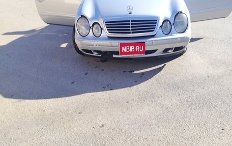 Mercedes-Benz CLK-Класс, 1998 год, 650 000 рублей, 1 фотография