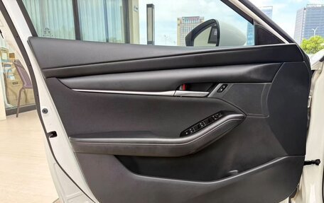 Mazda 3, 2022 год, 1 650 000 рублей, 4 фотография