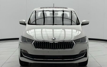 Skoda Rapid II, 2022 год, 1 300 000 рублей, 2 фотография