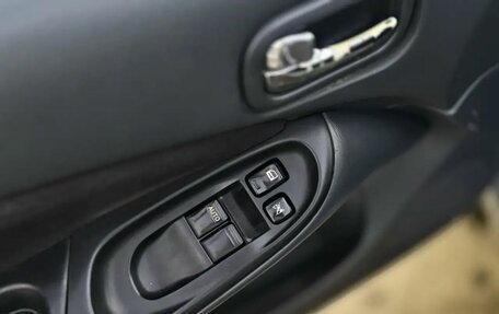 Nissan Almera, 2005 год, 300 000 рублей, 11 фотография