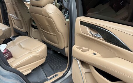 Cadillac Escalade IV, 2019 год, 6 100 000 рублей, 17 фотография