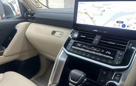 Toyota Land Cruiser, 2025 год, 13 695 084 рублей, 18 фотография