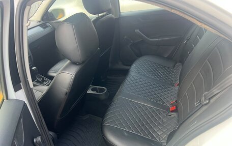 Skoda Rapid I, 2015 год, 320 000 рублей, 7 фотография