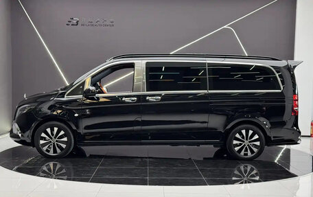 Mercedes-Benz V-Класс, 2024 год, 7 300 000 рублей, 2 фотография