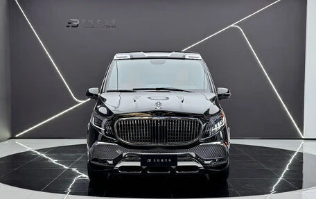 Mercedes-Benz V-Класс, 2024 год, 7 300 000 рублей, 4 фотография