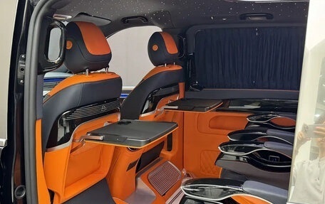 Mercedes-Benz V-Класс, 2024 год, 7 300 000 рублей, 12 фотография