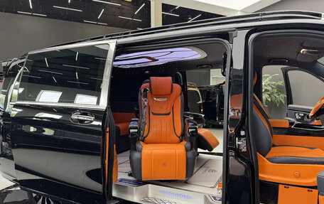 Mercedes-Benz V-Класс, 2024 год, 7 300 000 рублей, 21 фотография
