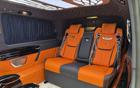 Mercedes-Benz V-Класс, 2024 год, 7 300 000 рублей, 22 фотография