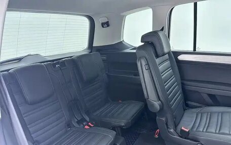Volkswagen Touran III, 2022 год, 1 610 005 рублей, 12 фотография