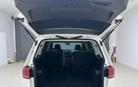 Volkswagen Touran III, 2022 год, 1 610 005 рублей, 23 фотография