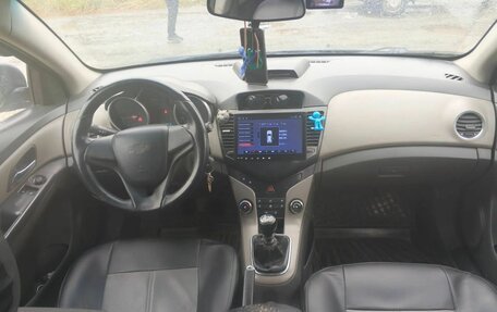 Chevrolet Cruze II, 2010 год, 700 000 рублей, 1 фотография