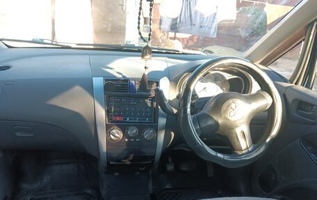 Mitsubishi Colt VI рестайлинг, 2003 год, 240 000 рублей, 4 фотография