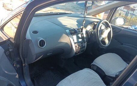 Mitsubishi Colt VI рестайлинг, 2003 год, 240 000 рублей, 5 фотография