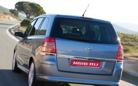 Opel Zafira B, 2013 год, 819 000 рублей, 4 фотография