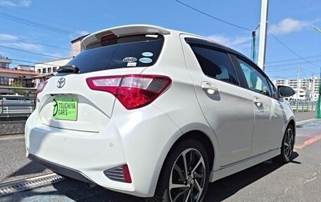 Toyota Vitz, 2018 год, 930 000 рублей, 2 фотография