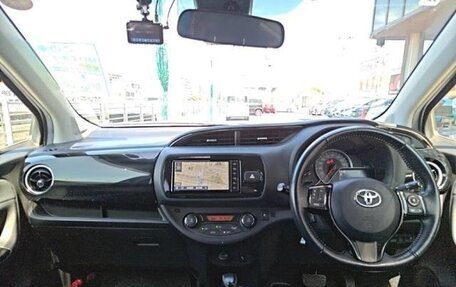 Toyota Vitz, 2018 год, 930 000 рублей, 4 фотография