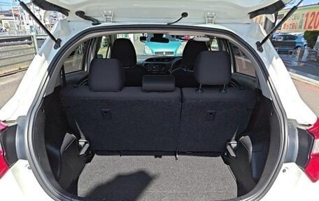 Toyota Vitz, 2018 год, 930 000 рублей, 8 фотография