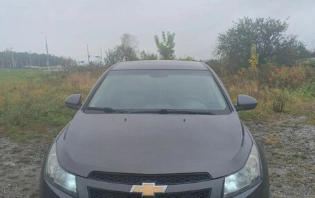 Chevrolet Cruze II, 2010 год, 700 000 рублей, 5 фотография