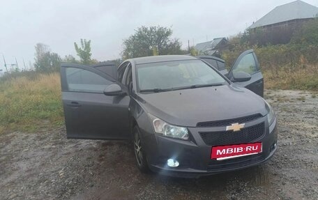 Chevrolet Cruze II, 2010 год, 700 000 рублей, 9 фотография
