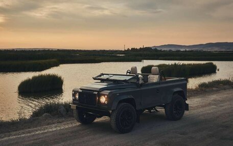 Land Rover Defender I, 1989 год, 18 040 000 рублей, 3 фотография