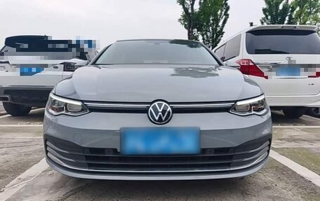 Volkswagen Golf VIII, 2022 год, 1 685 000 рублей, 2 фотография