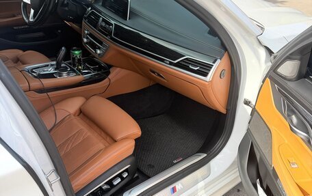 BMW 7 серия, 2016 год, 3 450 000 рублей, 11 фотография