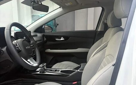 KIA K3, 2023 год, 1 623 000 рублей, 13 фотография