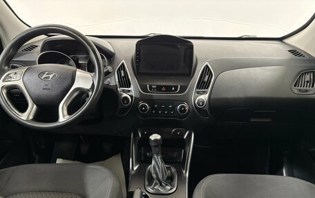 Hyundai ix35 I рестайлинг, 2011 год, 880 000 рублей, 13 фотография