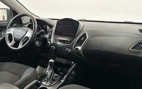 Hyundai ix35 I рестайлинг, 2011 год, 880 000 рублей, 15 фотография