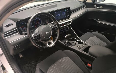 KIA K5, 2023 год, 2 100 000 рублей, 12 фотография