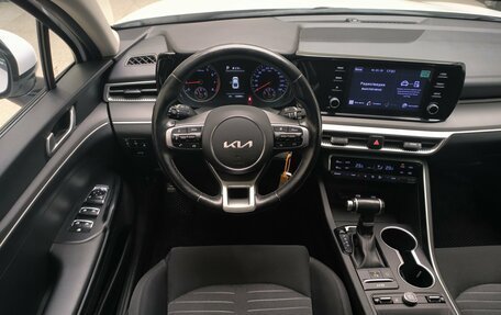 KIA K5, 2023 год, 2 100 000 рублей, 13 фотография