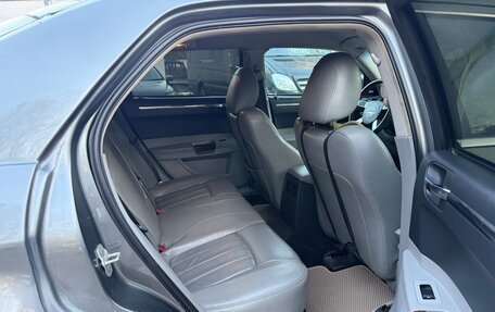 Chrysler 300C II, 2006 год, 585 000 рублей, 12 фотография