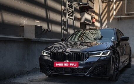 BMW 5 серия, 2022 год, 5 950 000 рублей, 2 фотография