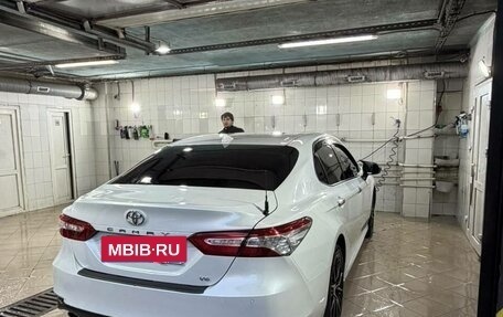 Toyota Camry, 2018 год, 2 768 000 рублей, 9 фотография