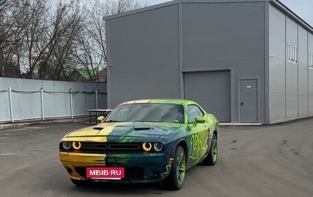 Dodge Challenger III рестайлинг 2, 2020 год, 3 845 000 рублей, 2 фотография