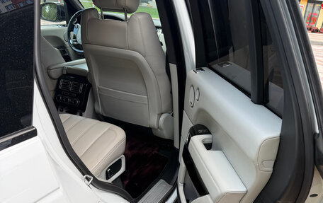 Land Rover Range Rover IV рестайлинг, 2014 год, 3 500 000 рублей, 14 фотография