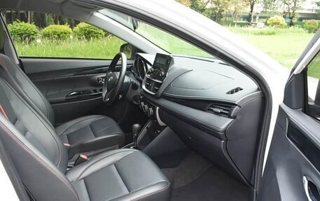 Toyota Yaris XP150 рестайлинг, 2023 год, 1 170 000 рублей, 13 фотография