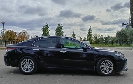 Toyota Camry, 2018 год, 1 915 000 рублей, 5 фотография