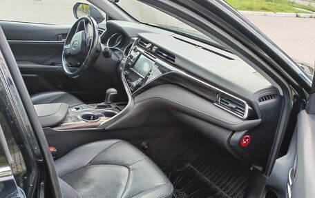 Toyota Camry, 2018 год, 1 915 000 рублей, 8 фотография