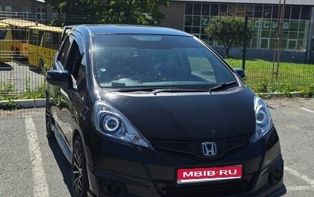 Honda Fit III, 2010 год, 900 000 рублей, 1 фотография