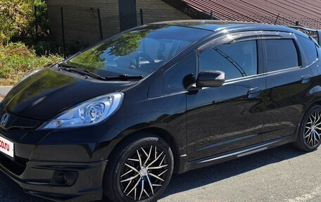 Honda Fit III, 2010 год, 900 000 рублей, 2 фотография