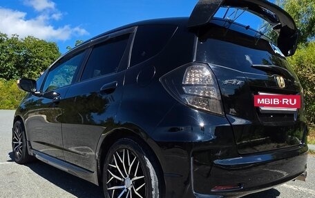Honda Fit III, 2010 год, 900 000 рублей, 8 фотография