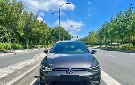Volkswagen Golf VIII, 2023 год, 2 010 000 рублей, 2 фотография
