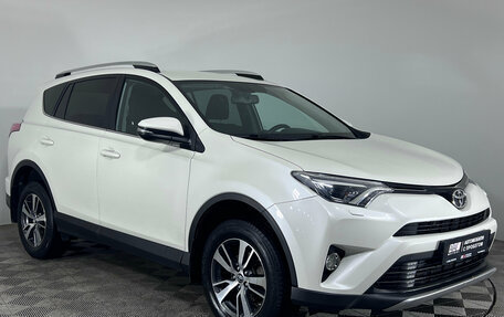 Toyota RAV4, 2017 год, 2 250 000 рублей, 3 фотография