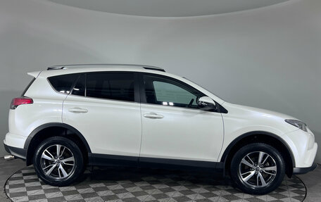 Toyota RAV4, 2017 год, 2 250 000 рублей, 8 фотография