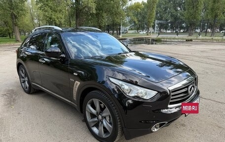 Infiniti QX70, 2015 год, 1 980 000 рублей, 2 фотография