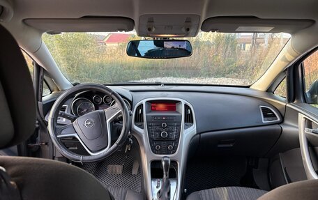 Opel Astra J, 2011 год, 11 фотография
