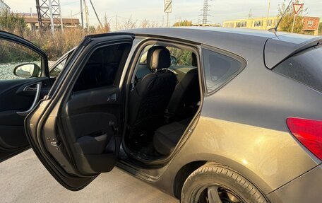 Opel Astra J, 2011 год, 10 фотография