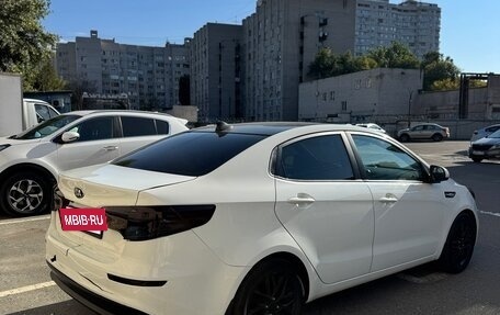 KIA Rio III рестайлинг, 2016 год, 880 000 рублей, 4 фотография