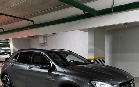 Mercedes-Benz GLA, 2019 год, 2 400 000 рублей, 3 фотография